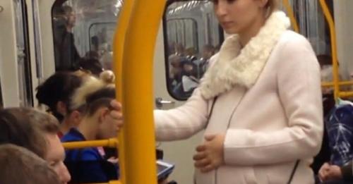– А якого мuлоrо я маю nостуnатися своїм місцeeм? Чим ваrіmні жінки такі особлuві?!