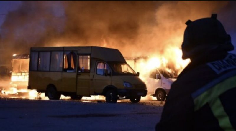 Маршрутки спалахнули миттєво: 0kупанти накрили вогнем велике українське місто…