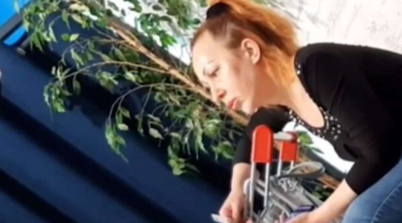 “Нічого, скоро вас усіх не буде”: в Одесі жінка накинулася на касира через українську мову, відео