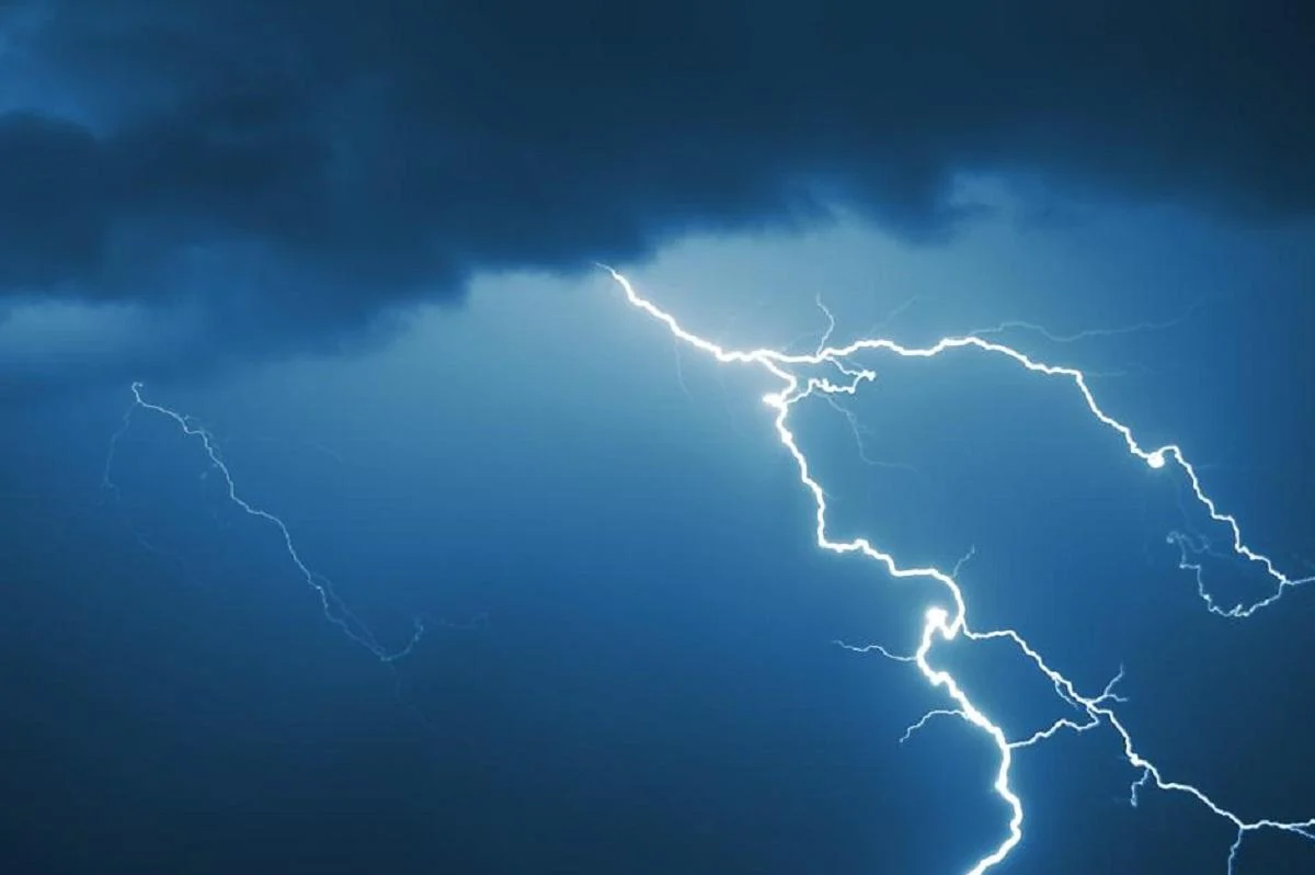 В Україні терміново оголосили штормове попередження: погода погіршиться вже найближчої години