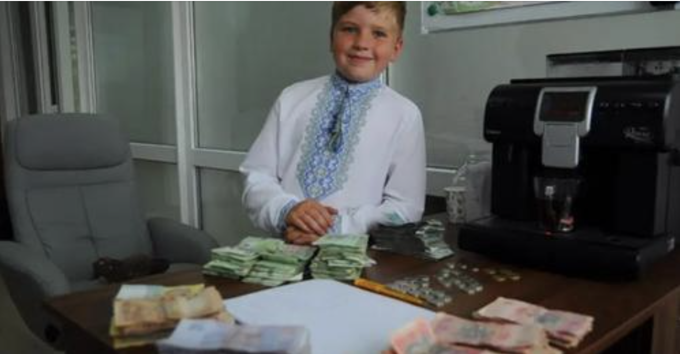 9-річний юнак з Львівщини Юрій Напора зібрав чотири мільйони гривень для ЗСУ… –