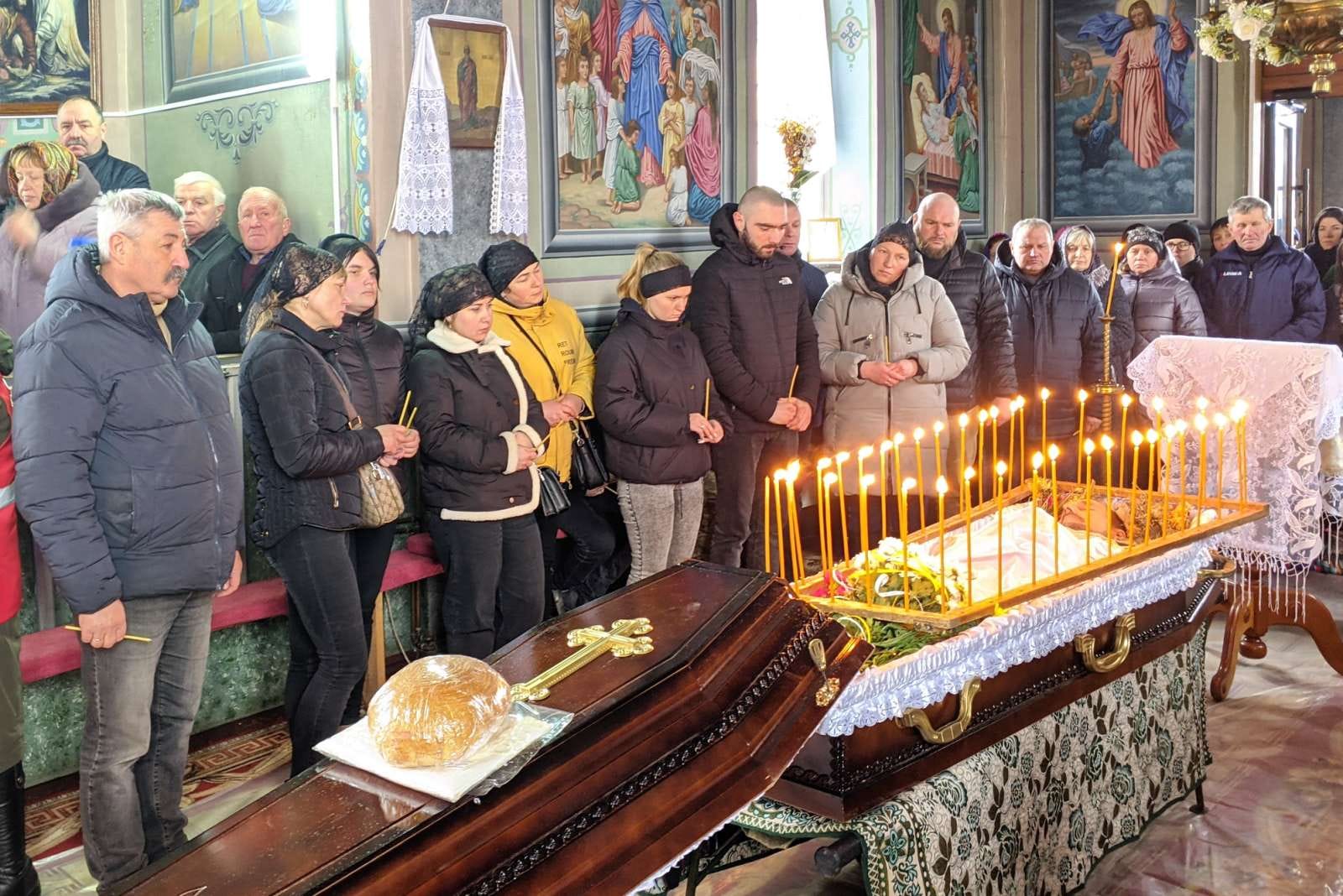 На Шумщині попрощались з 44-річним захисником, який брав участь у висадці на Зміїний (фото)