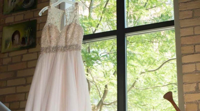 Сукня, яку шукали всі: як наречена з Канади випадково загубила своє весільне вбрання