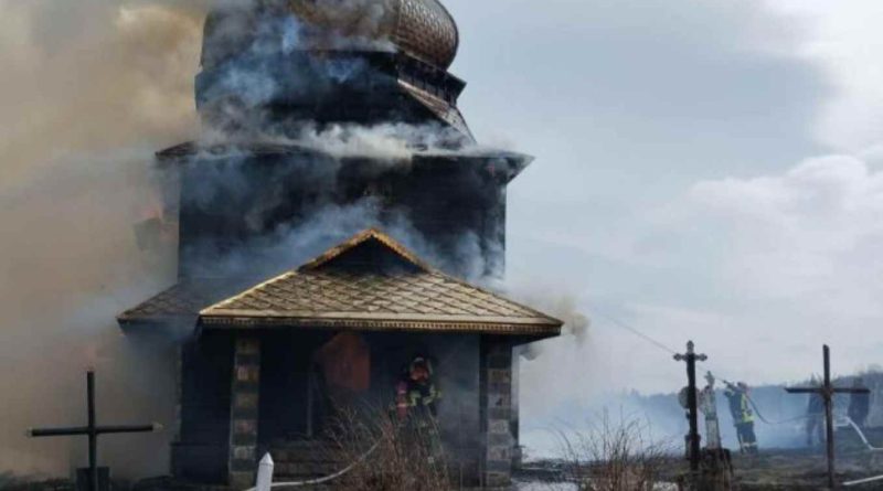 Поганий Знак! Церкву охопив вогонь на Львівщині: кадри з місця масштабної НП