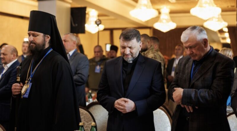 Молитовний сніданок в Ужгороді завершився скандалом: українські церкви проігнорували захід