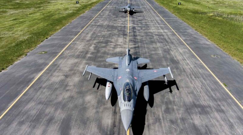 Посол Данії назвав час, коли винищувачі F-16 з’являться в Україні