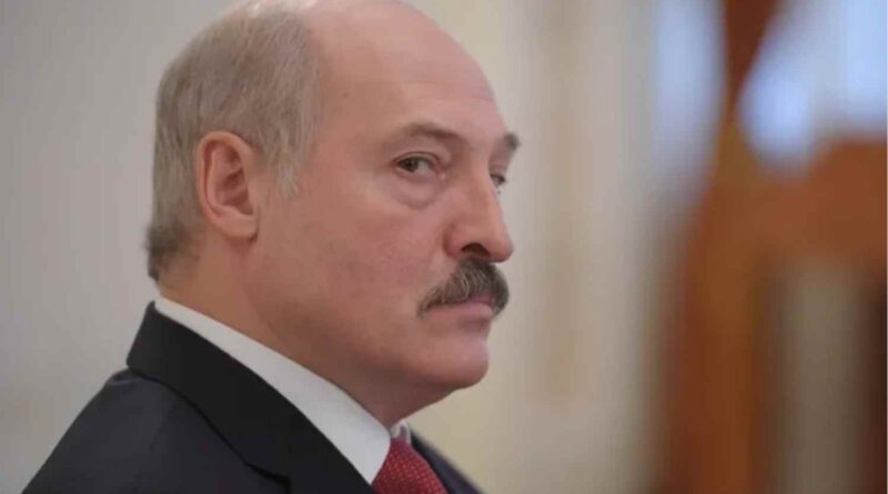 “Нагнітає ситуацію”: Лукашенко заявив про “високу боєготовність” військ Білорусі та РФ