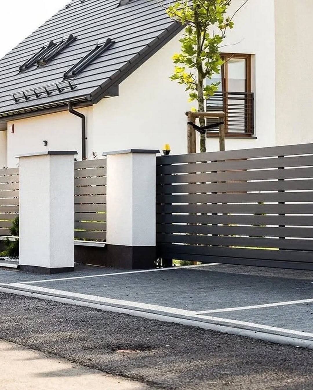 За тиждень до мене прийшов Остап. Мій брат, виявляється, зателефонував і все йому розповів